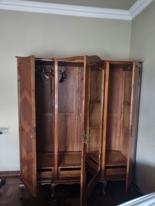 50Roupeiro vintage estilo Queen Anne.