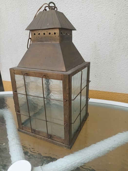 Lanternas em latão