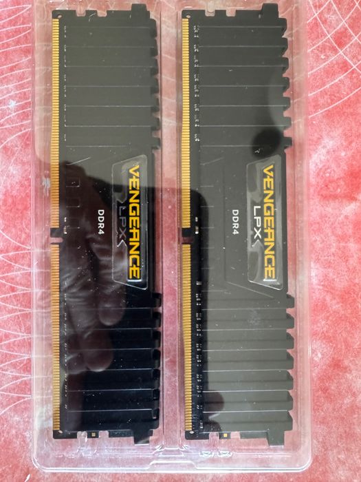 Memória  Corsair Vengeance LPX 16GB