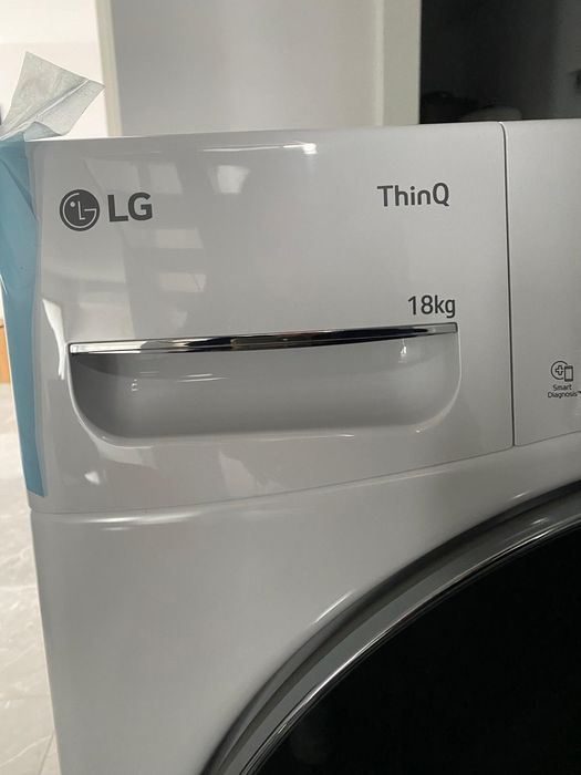 Máquina de secar roupa  LG ThinQ 18kg (nova)