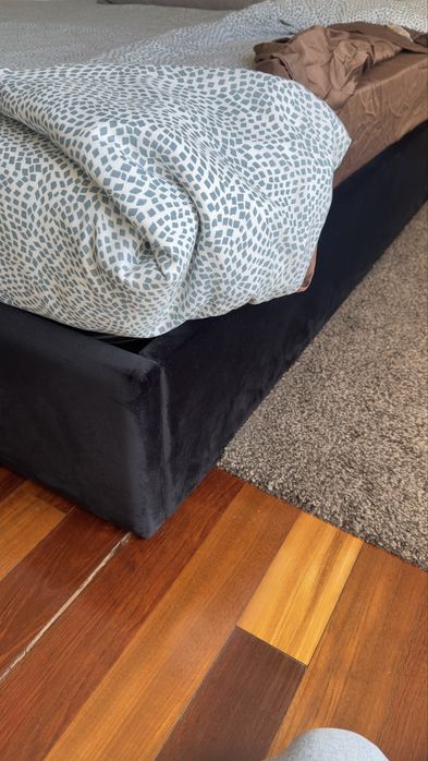 Cama Almofadada Preta