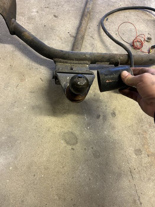 Suporte bola de reboque VW PASSAT