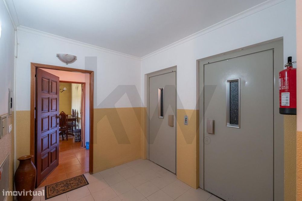Apartamento T3 com varanda no centro da Mealhada