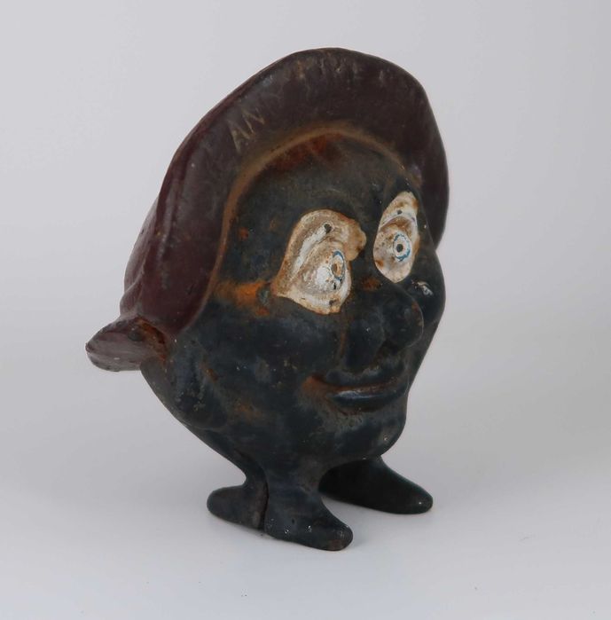 Mealheiro antigo em ferro fundido