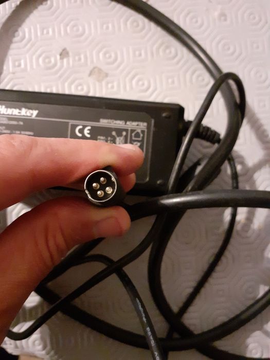 Carregador Huntkey 12v 5A