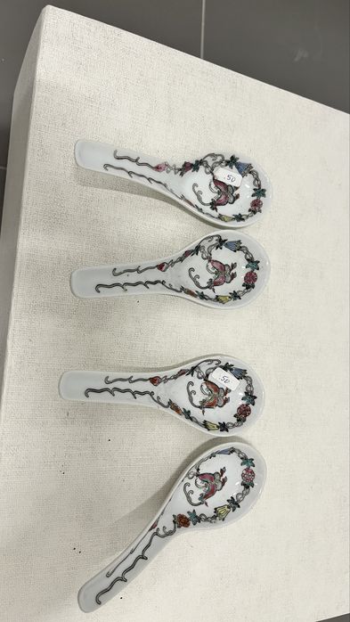 4 Chinese porcelain spoons