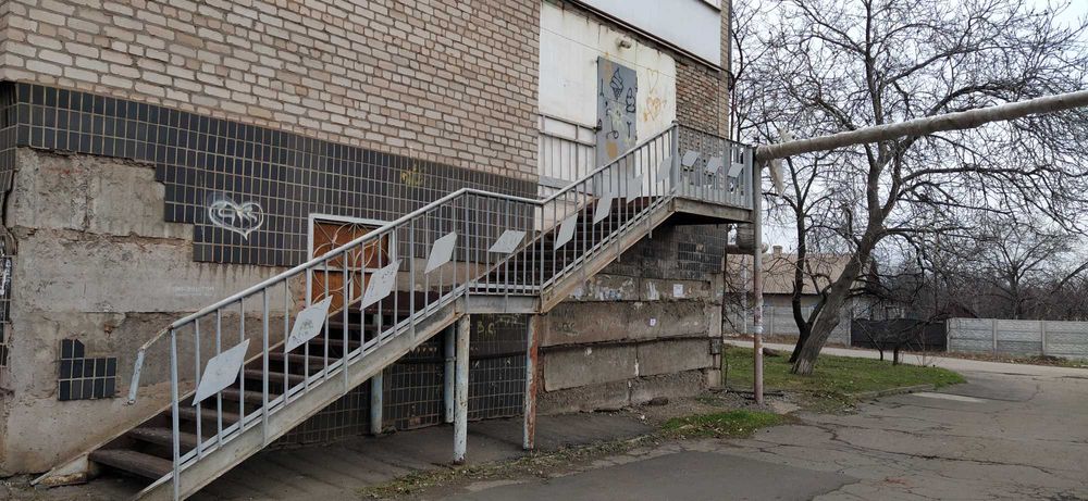 приміщення 91м² 1й поверх 2 входи вул. Електрична, буд. 10 Терміново!