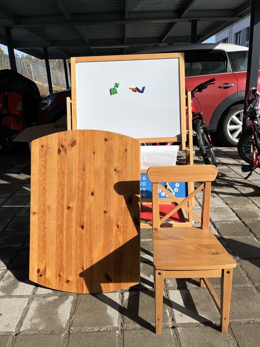 Tablica i stolik z krzeselkiem