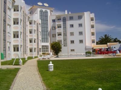 Studio Apartment with Parking in a Swimming Pool Complex.