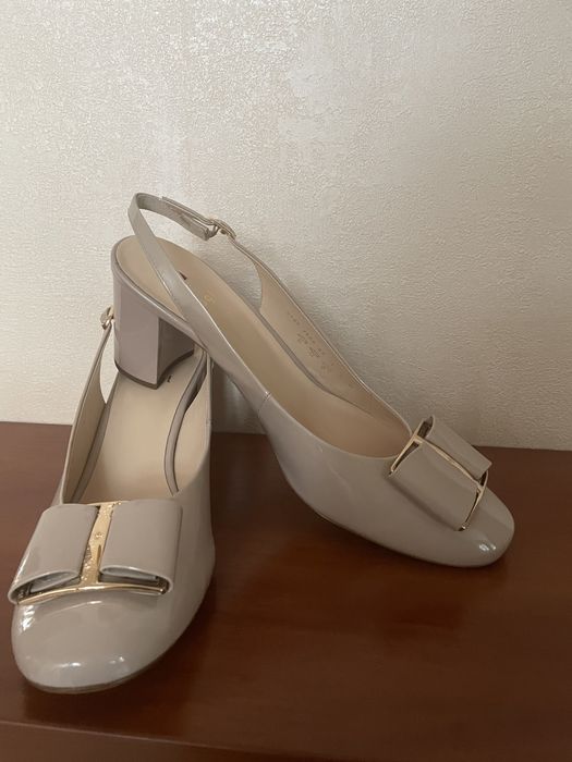 Жіночі босоніжки