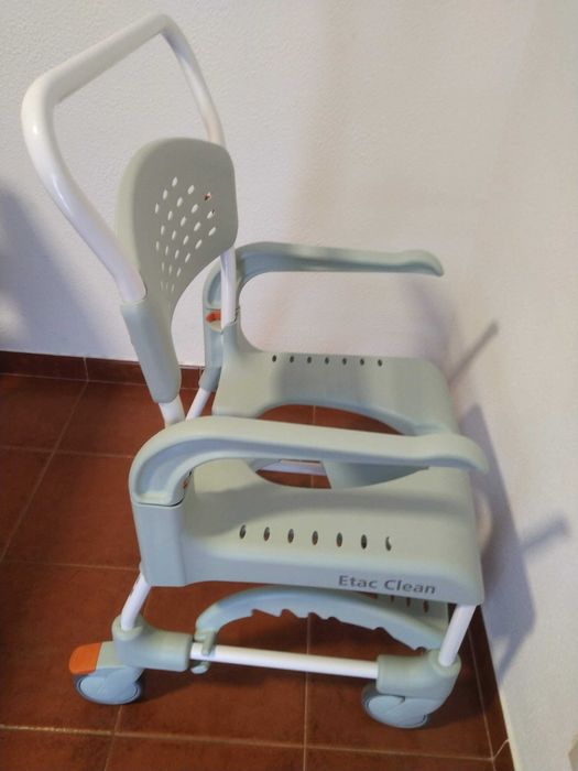 Cadeira de Banho e Sanitária Etac Clean