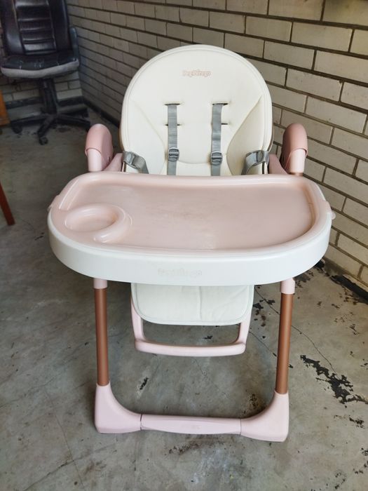 Стільчик для годування.