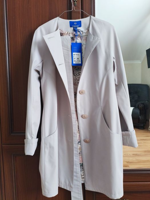 Плащ весняно-літній розмір 44