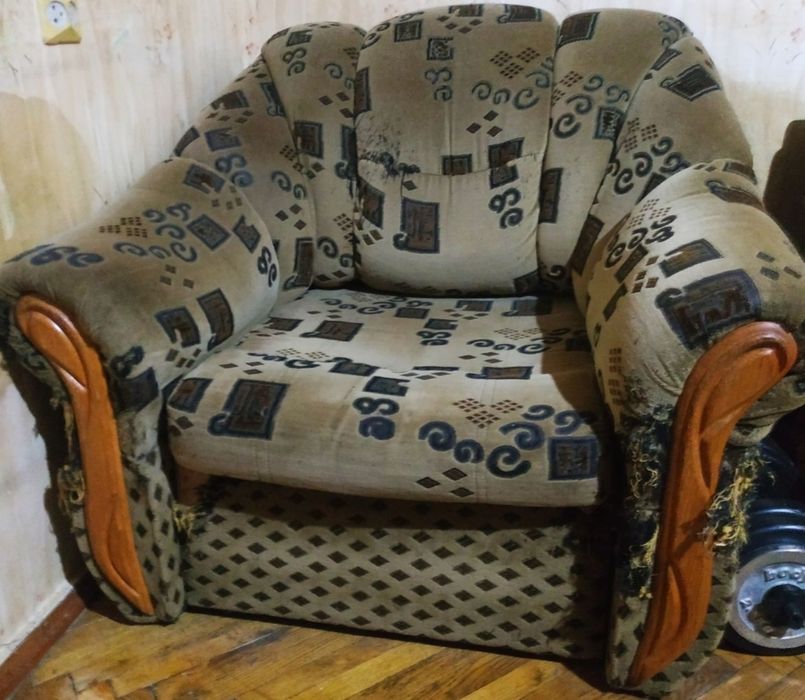 Крісло ,віддам переселенцям ,самовивіз самовиніс