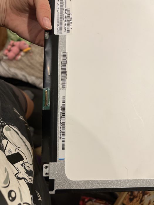 Плата для екрану ноутбука з дефектом