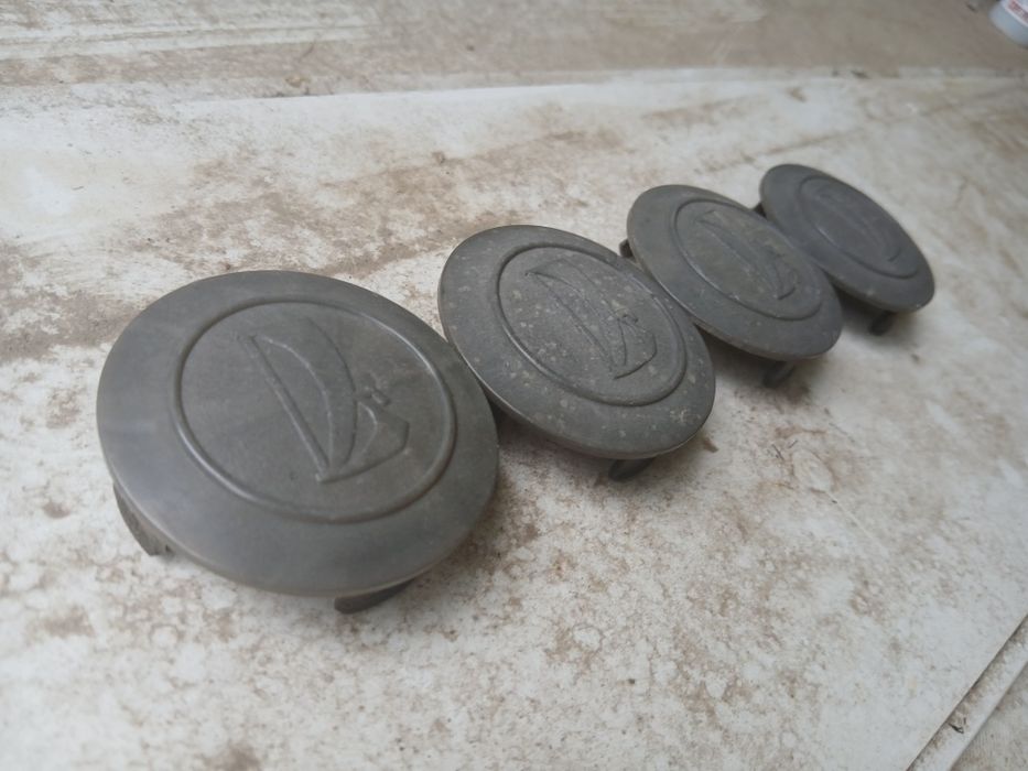 Продам Колпачки на диски