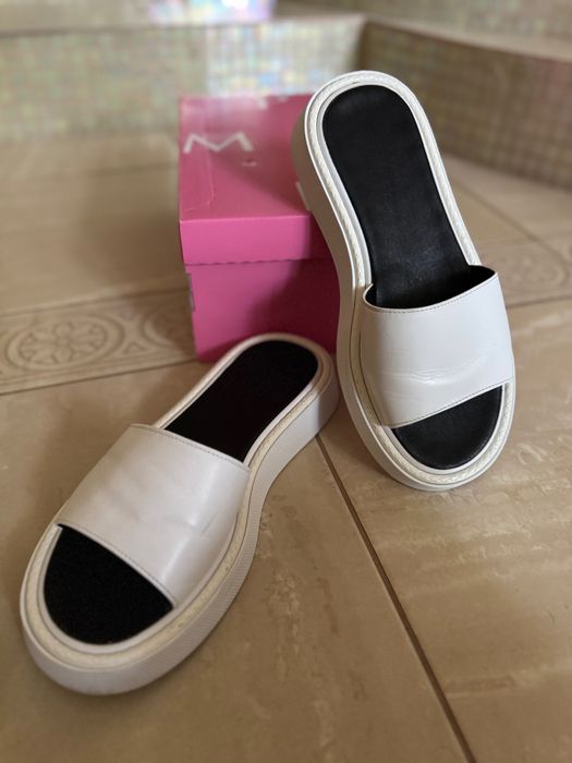 Шльопанці жіночі