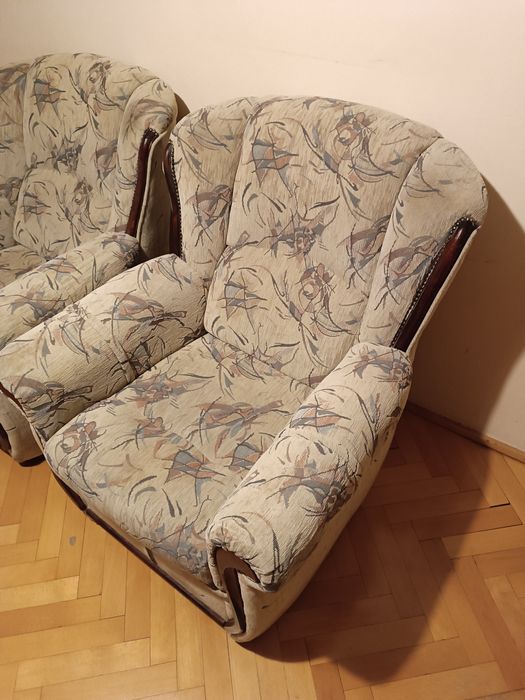 Dwa duże fotele ze schowkiem