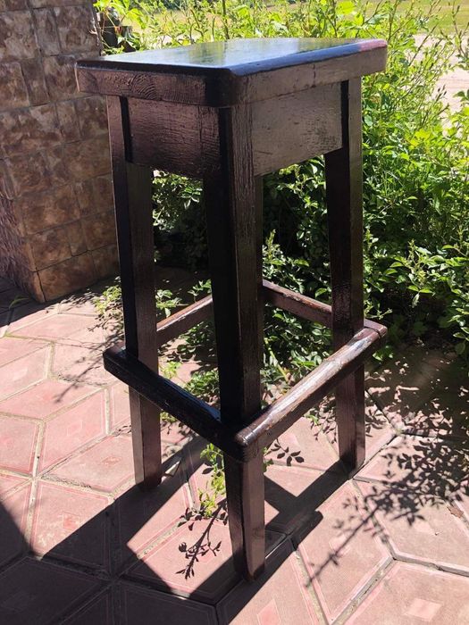 Стул барный деревянный