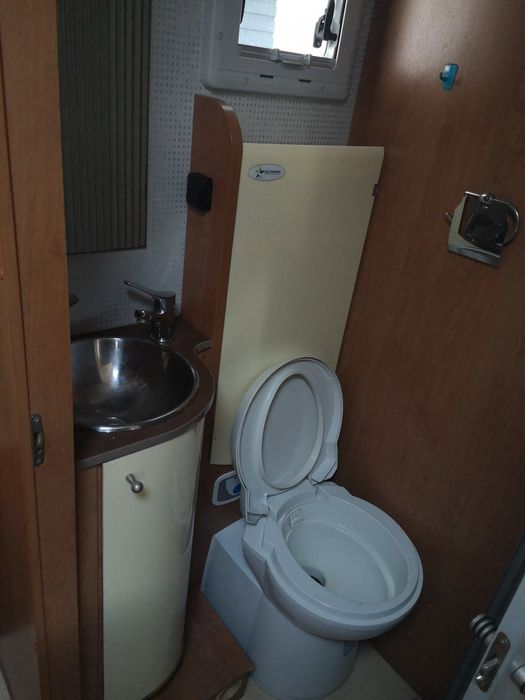 Vendo Autocarava integral de cama central