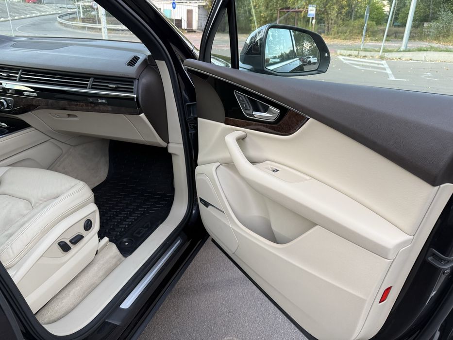 Ауді Q7 premium+, 2018 року
