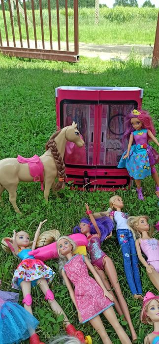 Lalki barbie plus kon i szafa barbie