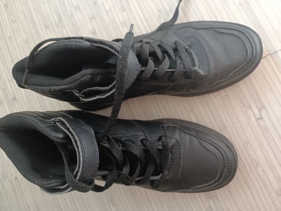 Високі кросівки р.38