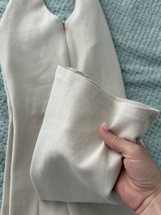 Шикарний бежевий комбінезон по фігурі Zara