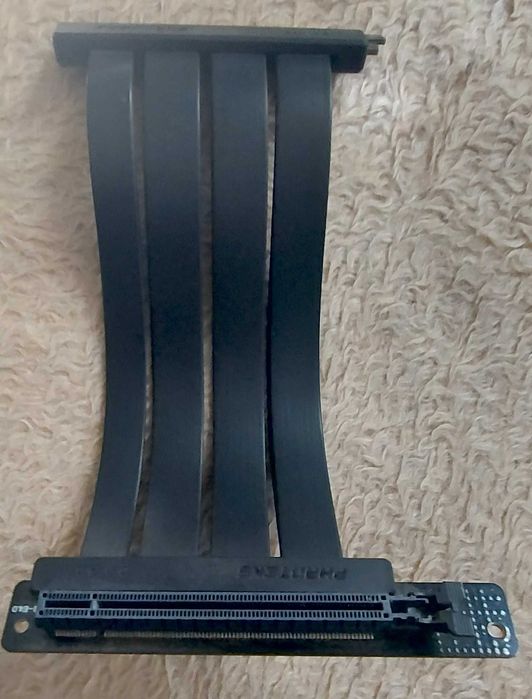 PCI-E 4.0x16 Cable, Riser Strip, 22 cm, Black64550224529027121