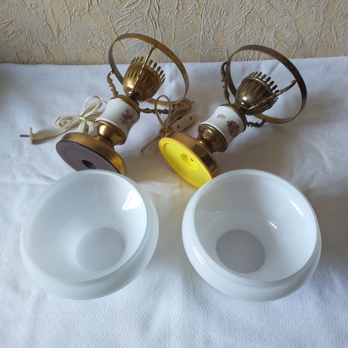 Лампа настільна, стельова, світильник прикроватний, підвісний, нічник.