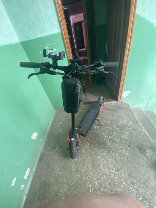 Продам електросамокат Joyor s10-s