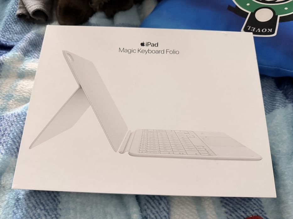 Чохол iPad Magic Keyboard Folio