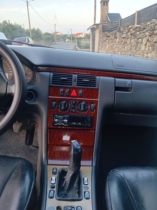 Vendo Mercedes Benz é220
