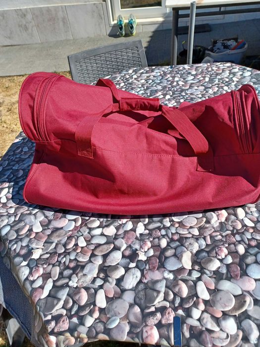 Saco de viagem em tecido em Vermelho com acessórios - NOVO