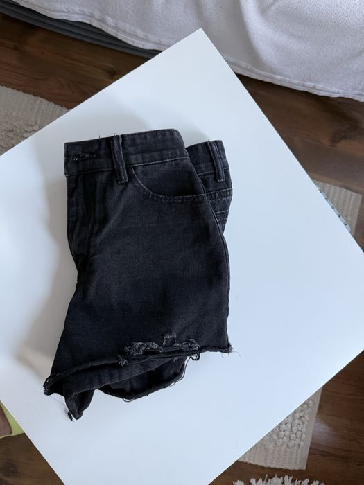 Czarne jeansowe dżinsowe postrzępione spodenki petite shein M
