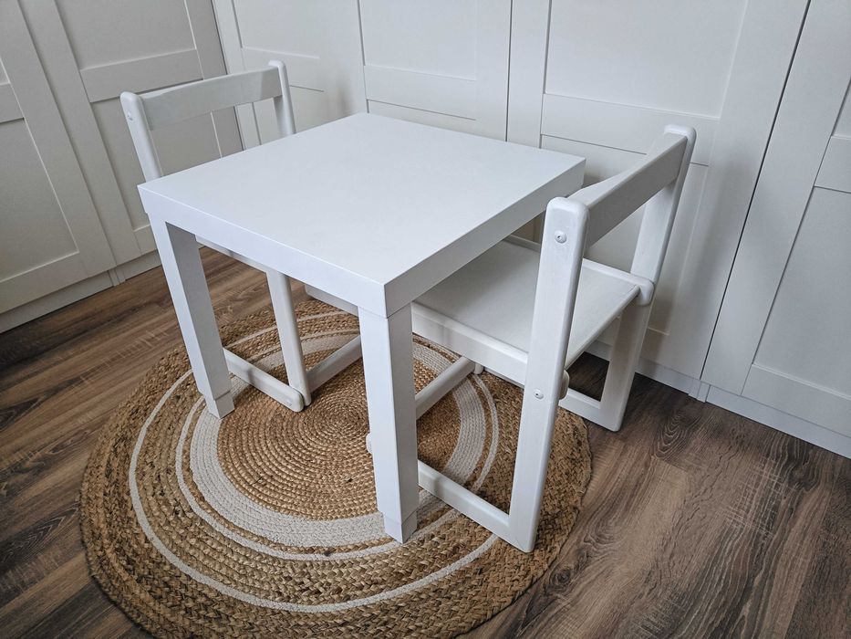 STOLIK + 2 krzesła dla dzieci / Biały komplet do zabawy i nauki