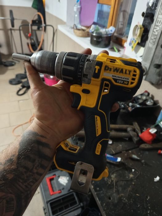 Wkrętarka udarowa DeWalt DCD796