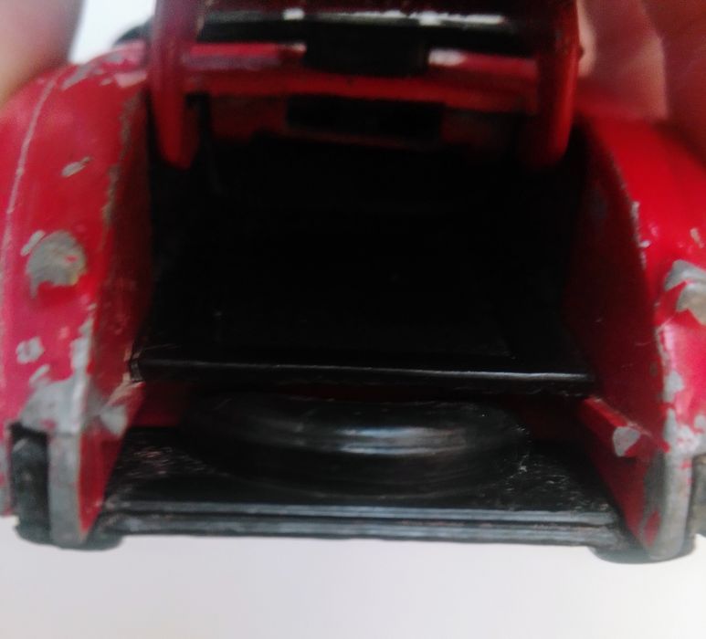 Corgi Jaguar XK 120 para recuperar ou peças.