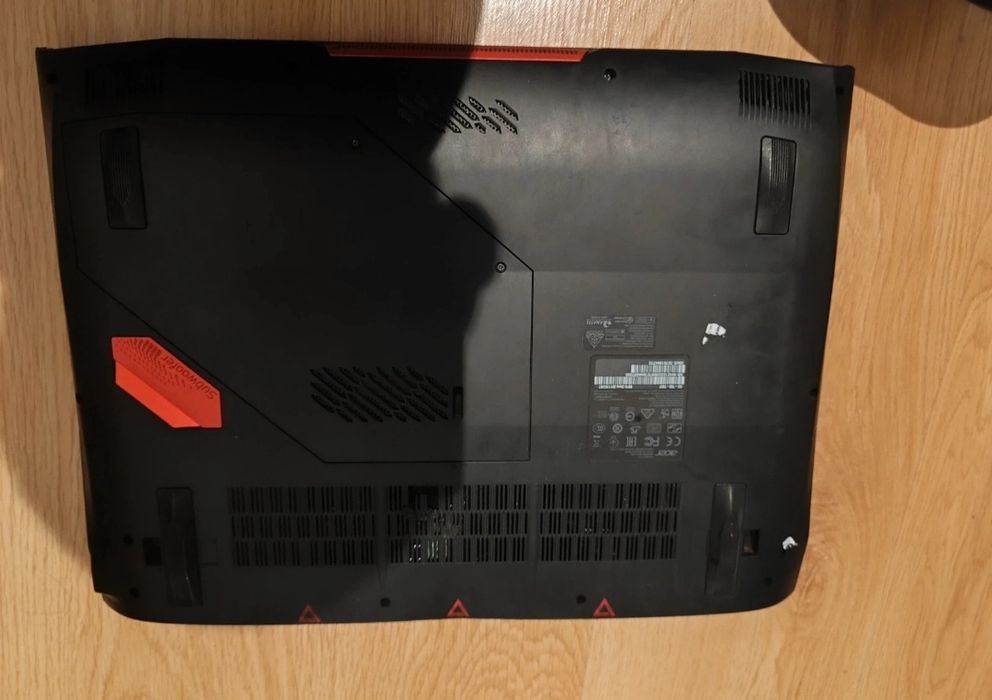 Laptop Gamingowy Acer Predator gx-792  i7 / 32gb ram / gtx 1080 / ssd