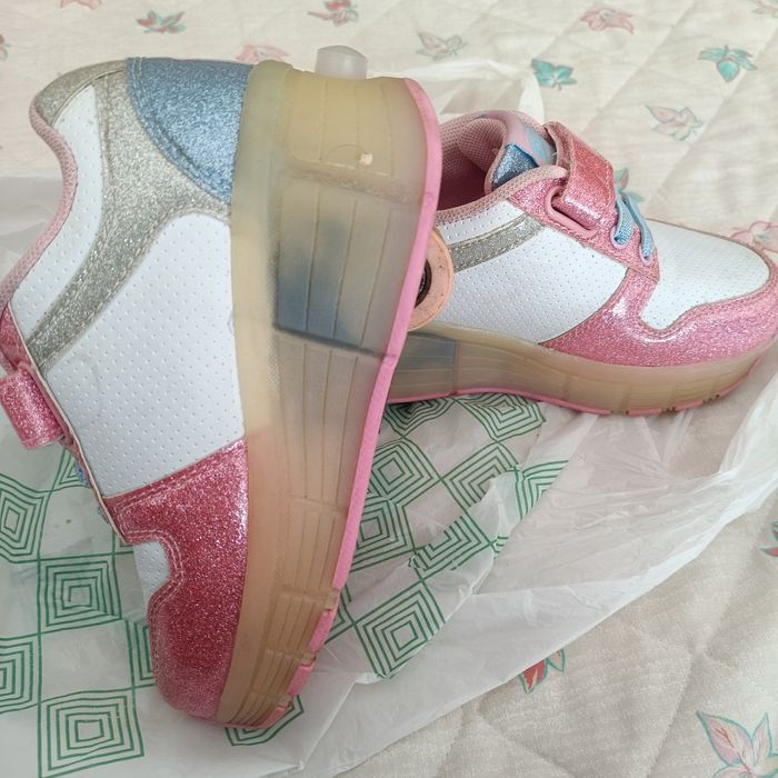 Tênis menina patins Skye