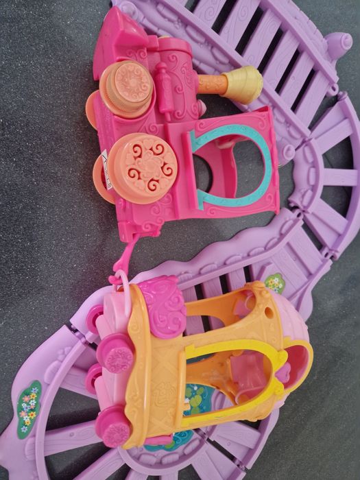 Kolejka pociąg na baterie