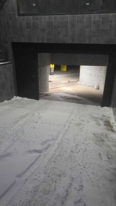 Паркомісце в підземному паркінгу ЖК SkyFall