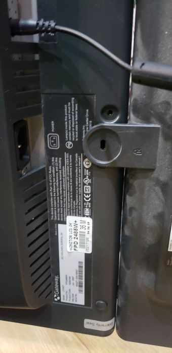 Monitor LCD Gateway 24"