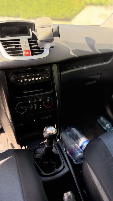 Peugeot 207 1.4 HDI troco por carro 5 lugares