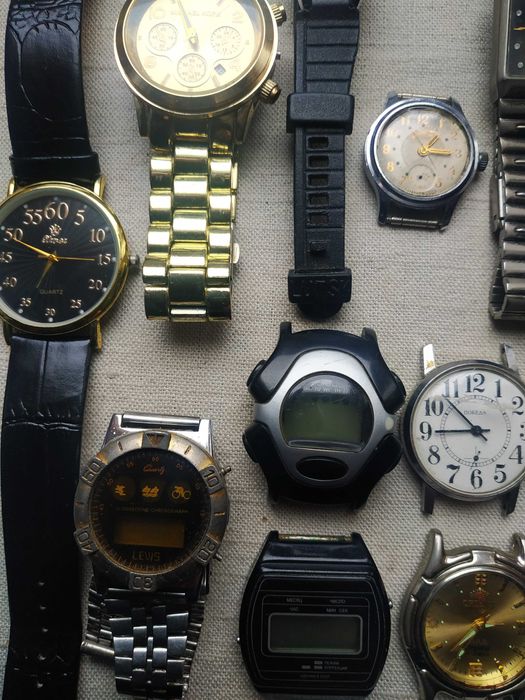 лот часов под реставрацию