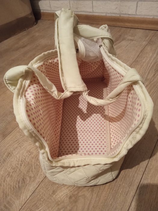 Sprzedam torbę do transportu pieska.