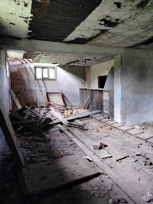 Продається недобудований будинок з великим підвальним гаражем на 3авто