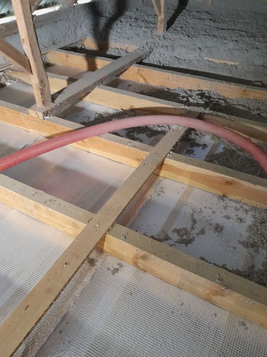 Wdmuchiwanie celulozy adaptacje poddaszy  badanie kamerą termowizyjną