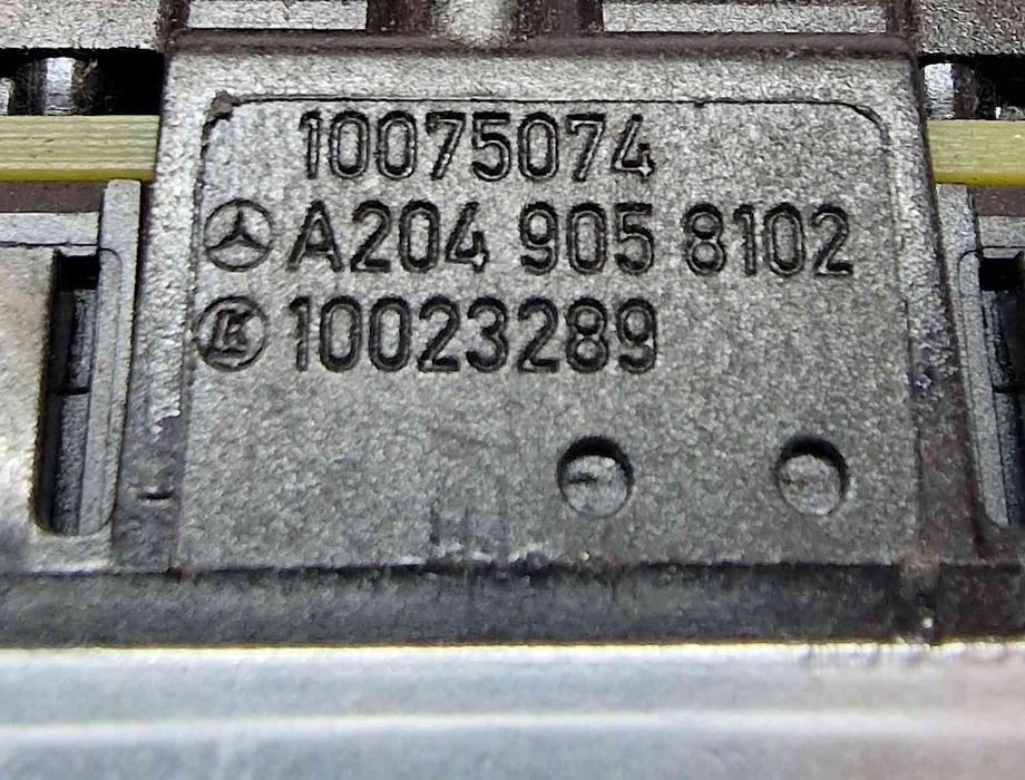 Comando / Botão / Interruptor Vidros Frente Direito A2049058102 - MERCEDES-BENZ A-CLASS