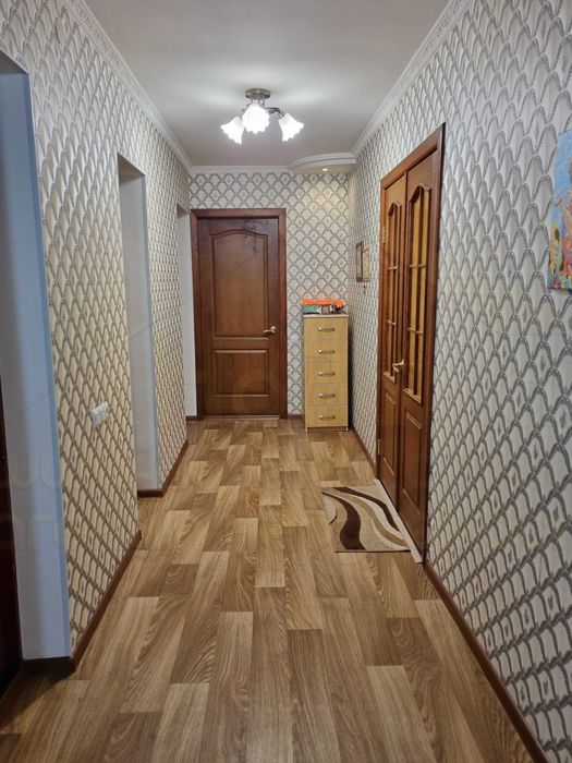 3 кімнатна квартира 82м2 з ремонтом в цегляному будинку в районі Круг